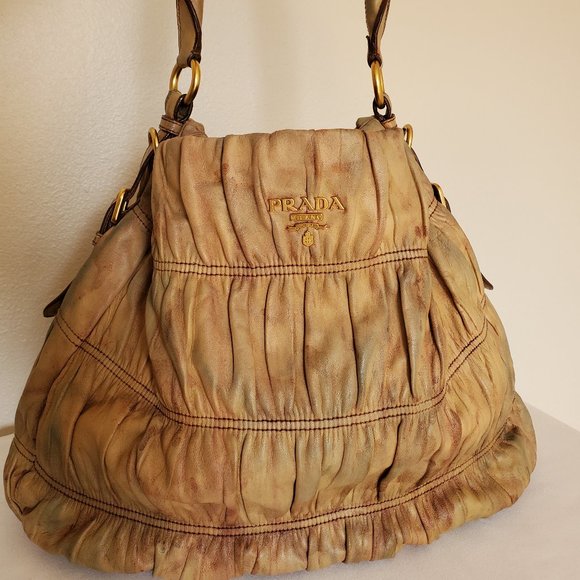 ********SOLD  **********Prada - Picture 6 of 10